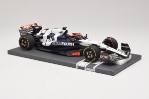 Scuderia AlphaTauri AT04 D. Ricciardo Hungarian GP 2023 Minichamps 1:18 117231203 Resina - imagen 4 de 7