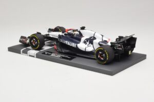Scuderia AlphaTauri AT04 D. Ricciardo Hungarian GP 2023 Minichamps 1:18 117231203 Resina - imagen 5 de 7