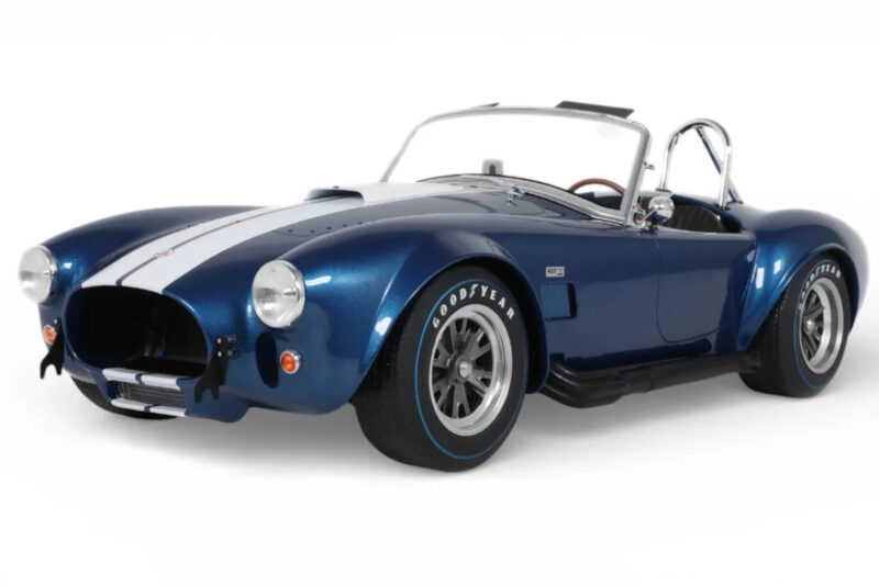 Shelby Cobra 427 S/C Azul & Blanco Raya GT Spirit 1:8 GTS800802 Resina