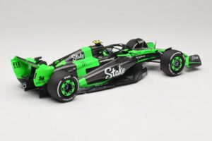 Stake Kick Sauber C44 G. Zhou Emilia Romagna GP 2024 Minichamps 1:18 117240124 Resina - imagen 2 de 7
