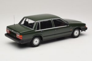 Volvo 740 GL Verde Oscuro Minichamps 1:18 155171702 Metal - imagen 2 de 6