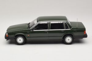 Volvo 740 GL Verde Oscuro Minichamps 1:18 155171702 Metal - imagen 3 de 6
