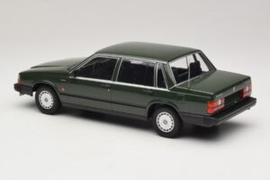 Volvo 740 GL Verde Oscuro Minichamps 1:18 155171702 Metal - imagen 5 de 6