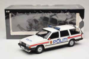 Volvo 740 GL Familiar Politi Norway Minichamps 1:18 155171796 Metal - imagen 6 de 6