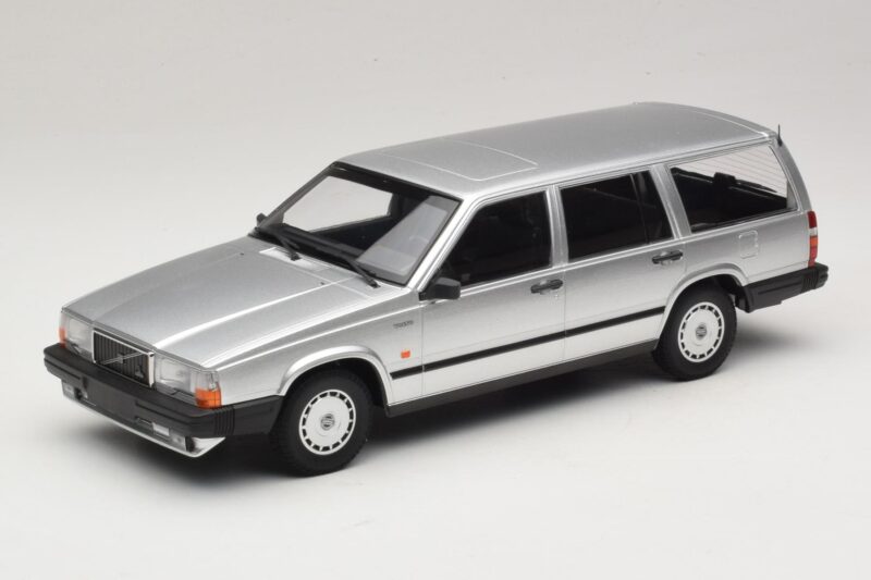 Volvo 740 GL Familiar Plata Minichamps 1:18 155171770 Metal