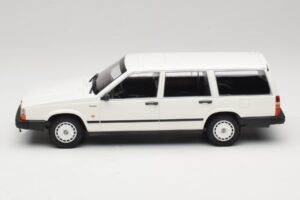 Volvo 740 GL Familiar Blanco Minichamps 1:18 155171772 Metal - imagen 3 de 6