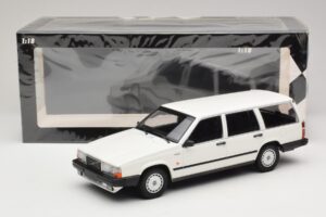 Volvo 740 GL Familiar Blanco Minichamps 1:18 155171772 Metal - imagen 6 de 6
