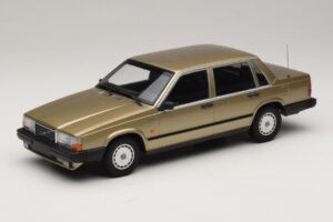 Volvo 740 GL Oro Minichamps 1:18 155171700 Metal