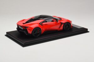 W Motors Fenyr Supersport Rojo SophiArt 1:18 SA003-06 Resina - imagen 2 de 6