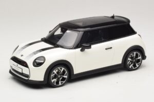 Mini Cooper S F66 Nanuq White Metallic Otto 1:18 Mini Cooper S F66 Nanuq White Metallic Otto 1:18 OT1245 Resina