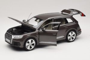 Audi Q7 4M Argus Brown Minichamps 1:18 5011407615 Metal - imagen 2 de 8