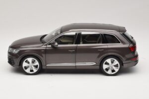 Audi Q7 4M Argus Brown Minichamps 1:18 5011407615 Metal - imagen 4 de 8