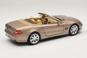 Mercedes SL500 R230 Travertine Beige Norev 1:18 183843 Metal - imagen 3 de 9