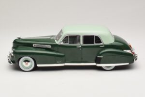 Cadillac Fleetwood Series 60 Special Verde MCG 1:18 MCG18657 Metal - imagen 3 de 6