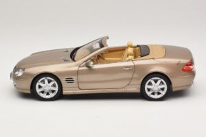 Mercedes SL500 R230 Travertine Beige Norev 1:18 183843 Metal - imagen 5 de 9