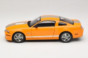 Ford Mustang GT S197 Grabber Orange Metallic AUTOart 1:18 73117-A1 Metal - imagen 4 de 8