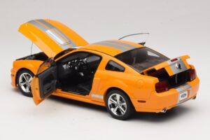 Ford Mustang GT S197 Grabber Orange Metallic AUTOart 1:18 73117-A1 Metal - imagen 5 de 8