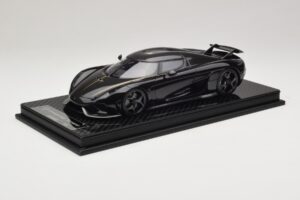 Koenigsegg Regera Negro Paquete de Carbono FrontiArt 1:18 F079-179 Resina