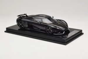 Koenigsegg Regera Negro Paquete de Carbono FrontiArt 1:18 F079-179 Resina - imagen 4 de 7