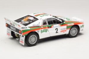 Lancia 037 #2 A. Bettega / M. Perissinot Rally San Marino 1984 Kyosho 1:18 08306F Metal - imagen 3 de 8