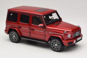 Mercedes G-Class W465 Hyacinth Red Norev 1:18 183037 Metal - imagen 4 de 6