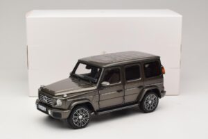 Mercedes G-Class W465 Indium Grey Norev 1:18 183036 Metal - imagen 6 de 6