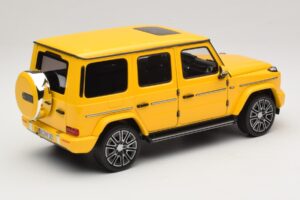 Mercedes G-Class W465 Sun Yellow Norev 1:18 183038 Metal - imagen 2 de 6