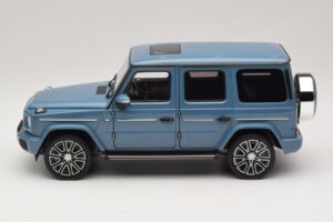 Mercedes G-Class W465 Vintage Blue Norev 1:18 183034 Metal - imagen 3 de 6