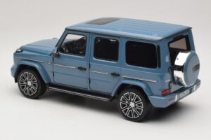 Mercedes G-Class W465 Vintage Blue Norev 1:18 183034 Metal - imagen 5 de 6