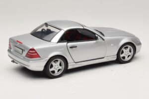Mercedes SLK230 R170 AMG Roadster Plata UT Models 1:18 26152 Metal - imagen 3 de 8