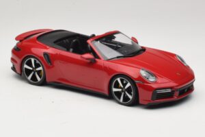 Porsche 911 992 Turbo S Descapotable Rojo Oscuro Minichamps 1:18 PORSCHE007 Metal - imagen 4 de 6