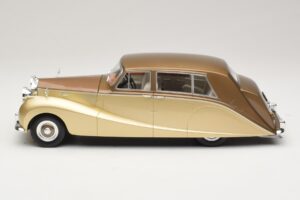 Rolls-Royce Silver Wraith Empress by Hooper Marrón & Dorado MCG 1:18 MCG18000 Metal - imagen 3 de 6