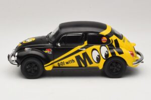 Volkswagen Beetle 1303 Go with Moon Solido 1:18 S1800519 Metal - imagen 4 de 8