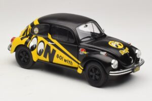 Volkswagen Beetle 1303 Go with Moon Solido 1:18 S1800519 Metal - imagen 6 de 8