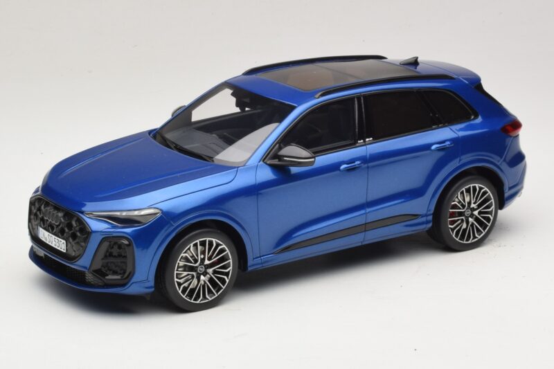 Audi SQ5 FY TFSI Ultra Azul Otto 1:18 OT1281 Resina
