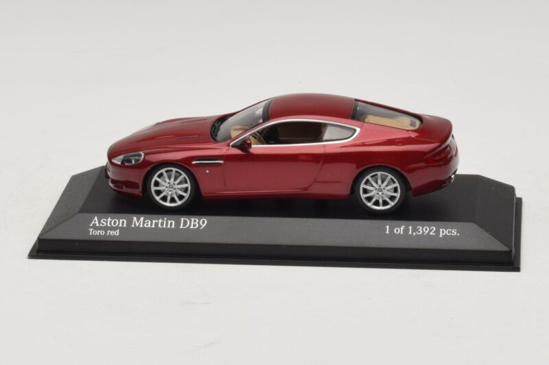 Aston Martin DB9 Rojo Metalizado Minichamps 1:43 Aston Martin DB9 Rojo Metalizado Minichamps 1:43 400137340 Metal