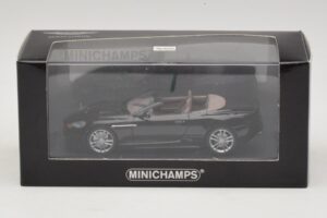 Aston Martin DBS Volante Negro Metalizado Minichamps 1:43 400137930 Metal - imagen 4 de 4
