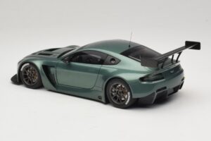 Aston Martin V12 Vantage GT3 Verde AUTOart 1:18 81306 Metal - imagen 5 de 6
