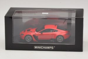 Aston Martin V12 Vantage GT3 Rojo Minichamps 1:43 4371121392 Metal - imagen 4 de 4