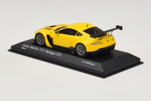 Aston Martin V12 Vantage GT3 Amarillo Minichamps 1:43 437121391 Metal - imagen 3 de 4