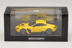 Aston Martin V12 Vantage GT3 Amarillo Minichamps 1:43 437121391 Metal - imagen 4 de 4