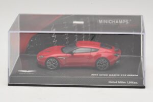 Aston Martin V12 Zagato Rojo Minichamps 1:43 437137220 Metal - imagen 4 de 5