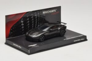 Aston Martin V12 Zagato Scintilla Silver Minichamps 1:43 437137221 Metal - imagen 2 de 5