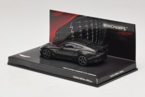 Aston Martin V12 Zagato Scintilla Silver Minichamps 1:43 437137221 Metal - imagen 3 de 5
