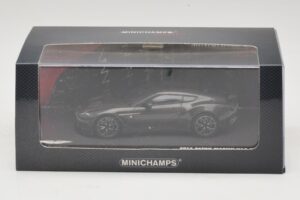 Aston Martin V12 Zagato Scintilla Silver Minichamps 1:43 437137221 Metal - imagen 5 de 5