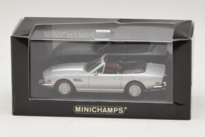 Aston Martin V8 Volante Plata Minichamps 1:43 400137601 Metal - imagen 4 de 4