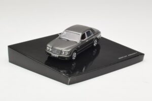 Bentley Arnage T Cypress Grey Minichamps 1:43 BL386 Metal - imagen 2 de 4