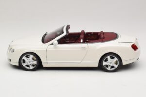 Bentley Continental GTC Blanco Caja De Repuesto Minichamps 1:18 100139032-R1 Metal - imagen 4 de 8
