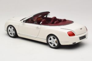 Bentley Continental GTC Blanco Caja De Repuesto Minichamps 1:18 100139032-R1 Metal - imagen 7 de 8