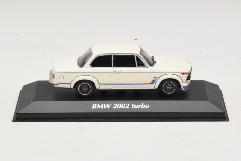 BMW 2002 Turbo Blanco Maxichamps 1:43 BMW 2002 Turbo Blanco Maxichamps 1:43 940022201 Metal